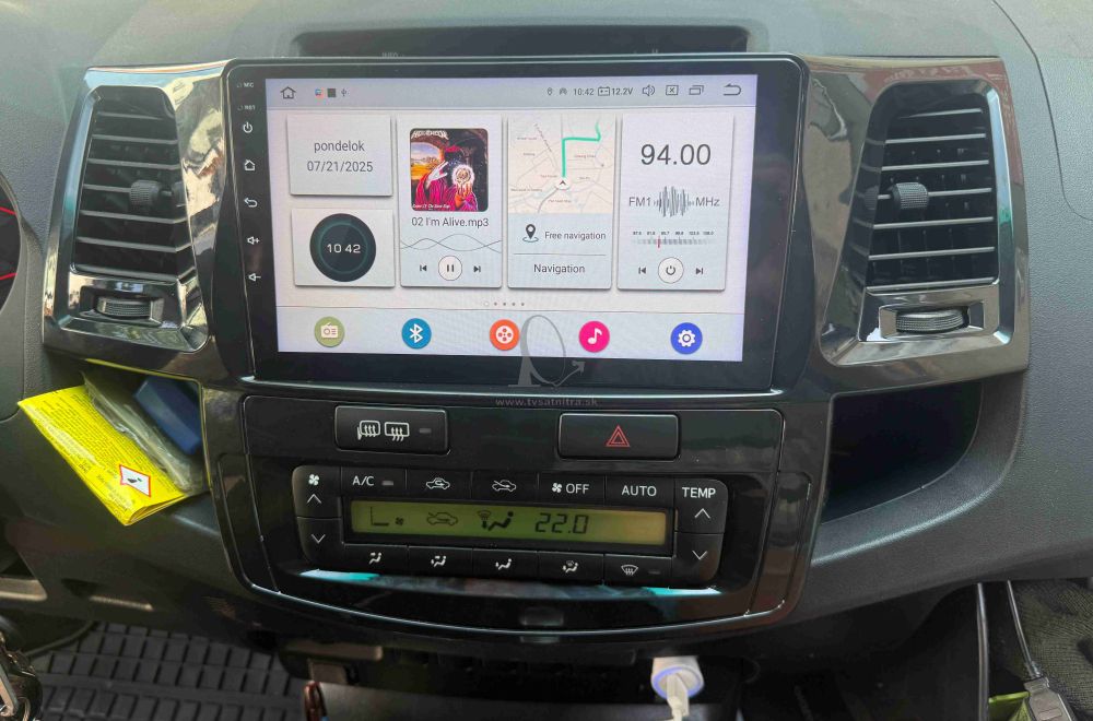 Android rádio s navigaciou Toyota Hilux  2005 - 2014 CarPlay Android rádio s navigaciou Toyota Hilux 4/64 GB s podpora original kamery