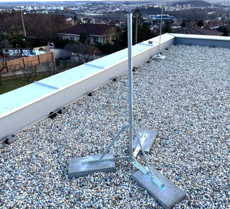 Komplet WiFi  trojnožka na plochú strechu výška 150cm - betony- guma-kotvy
