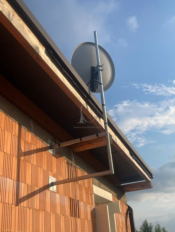 Konzola vikierova na stenu 250 cm x 60 cm