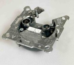 Priebe�n� z�suvka Triax FS12