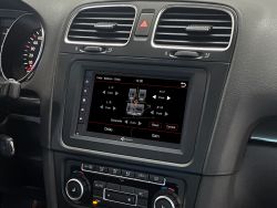 7-palcov� univerz�lne dvojdinov� autor�dio s Androidom